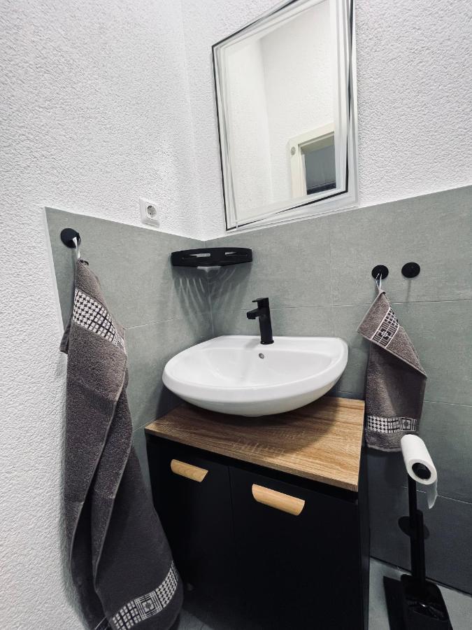 Traumhaftes 1-Zi Apartment Mit Gartennutzung Naehe Krefeld Hbf ภายนอก รูปภาพ