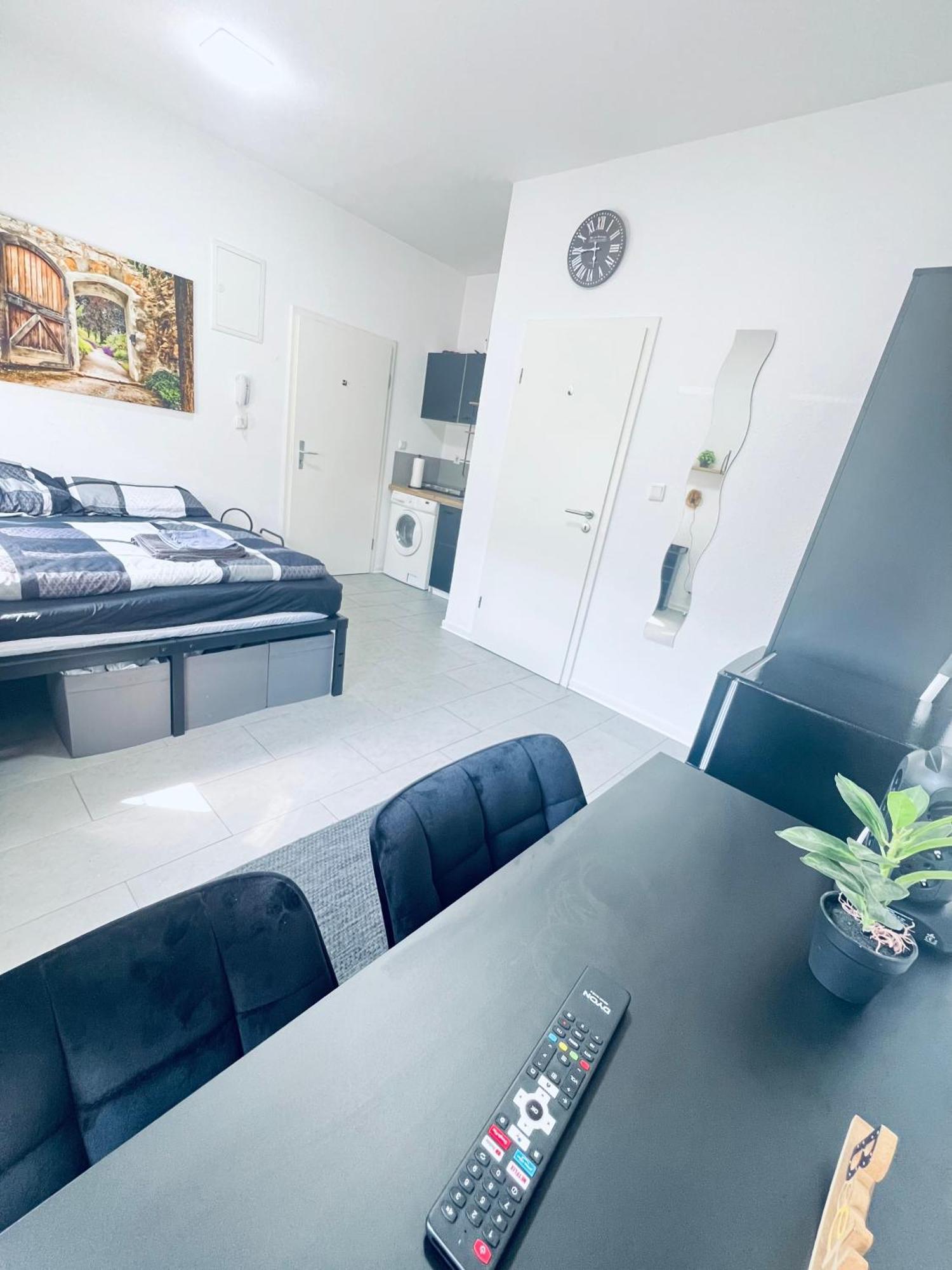 Traumhaftes 1-Zi Apartment Mit Gartennutzung Naehe Krefeld Hbf ภายนอก รูปภาพ